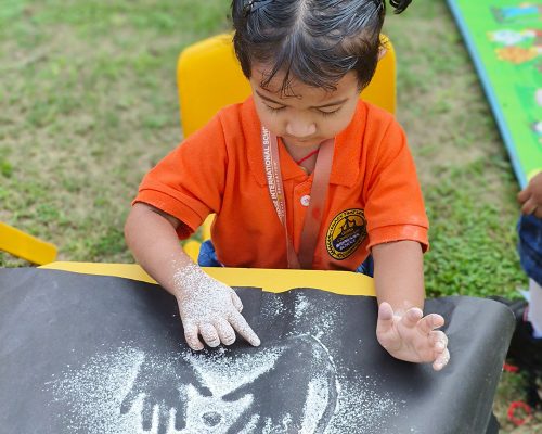 Floury Hands, Happy Hearts